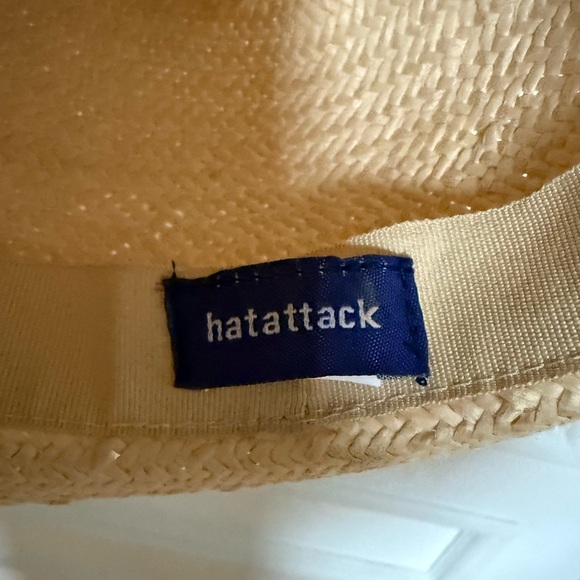 Hat Attack Beach Hat with Pompom - Picture 3 of 3